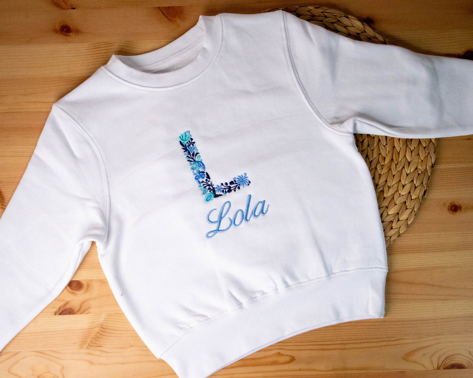 1-Sudadera-Bordada-Abril-KIDS-1