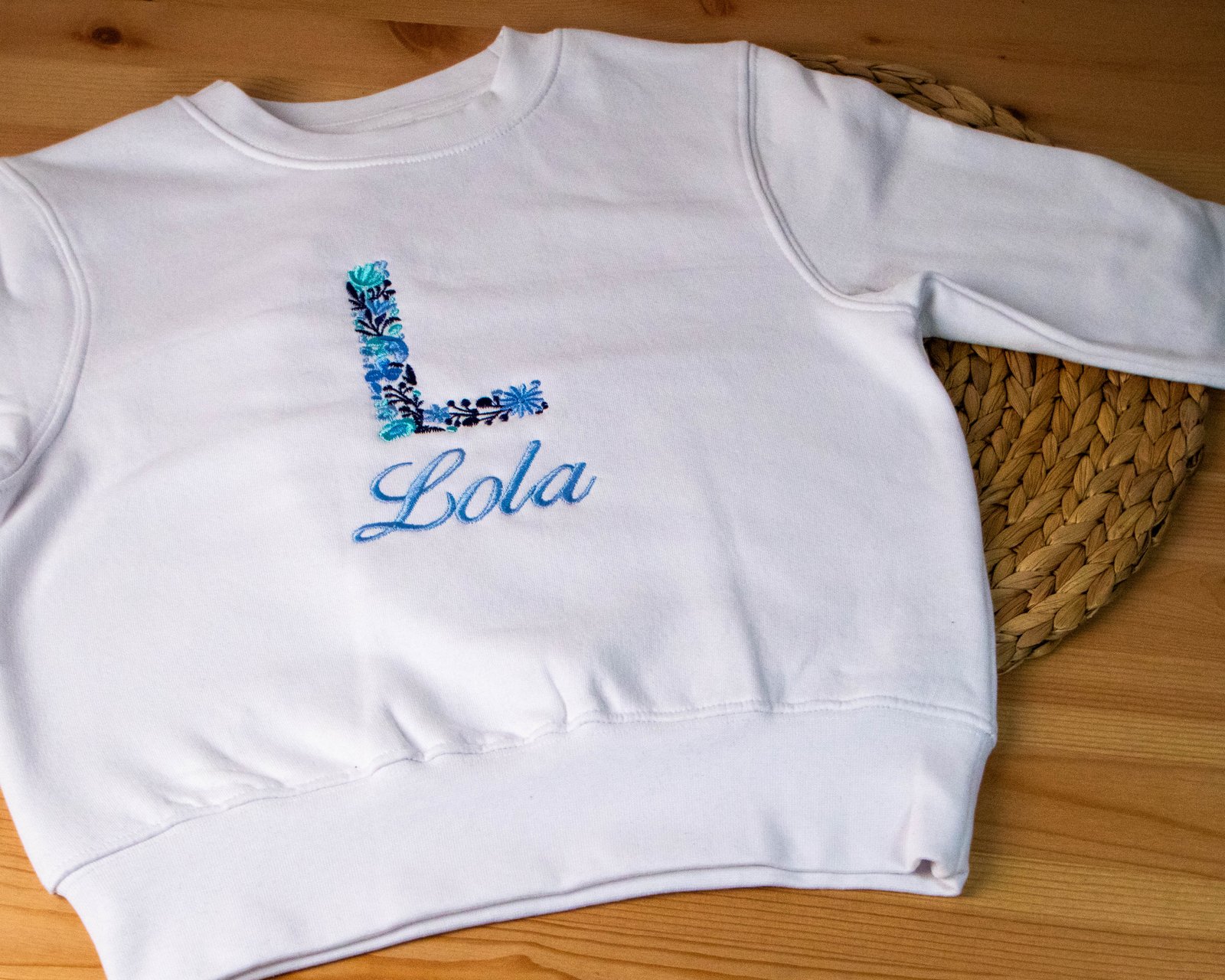 1-Sudadera-Bordada-Abril-KIDS-1