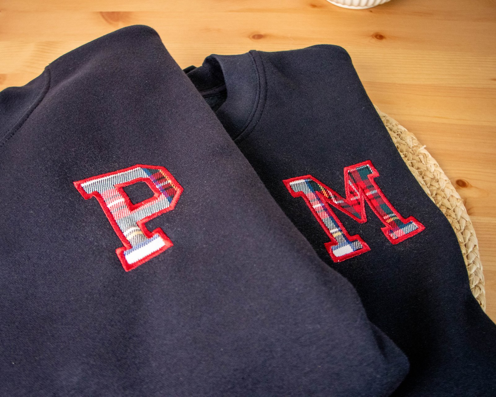 1.-Sudadera-Bordada-Escocesa-ADULT-7